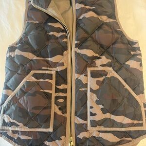 Women’s J Crew medium Camouflage Quilted Vest